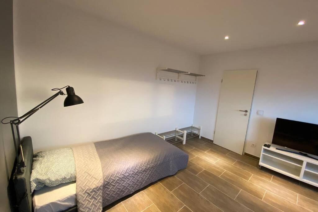 Duisburg Von Oben 3,5 Zimmer 8.Og Frisch Saniert Eksteriør billede